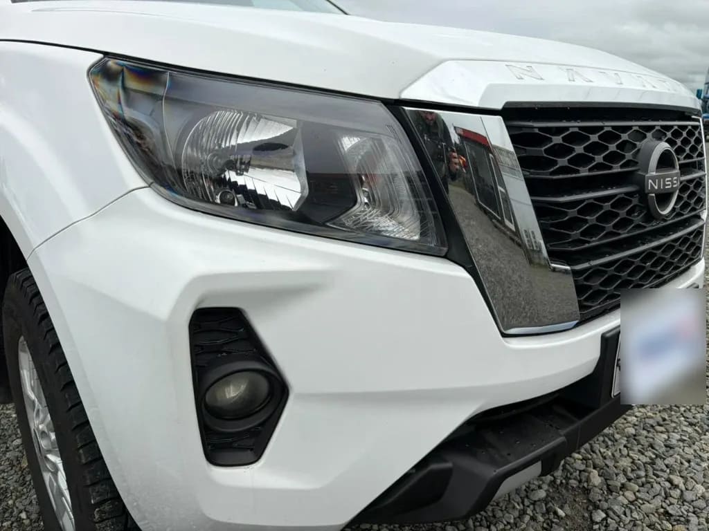 Nissan Navara D Cab Mt Xe 4x4 2.3 año 2023