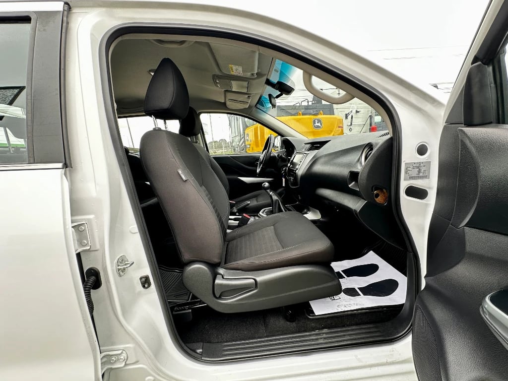 Nissan Navara Navara Dc 4x2 2.3tdi Xe año 2023