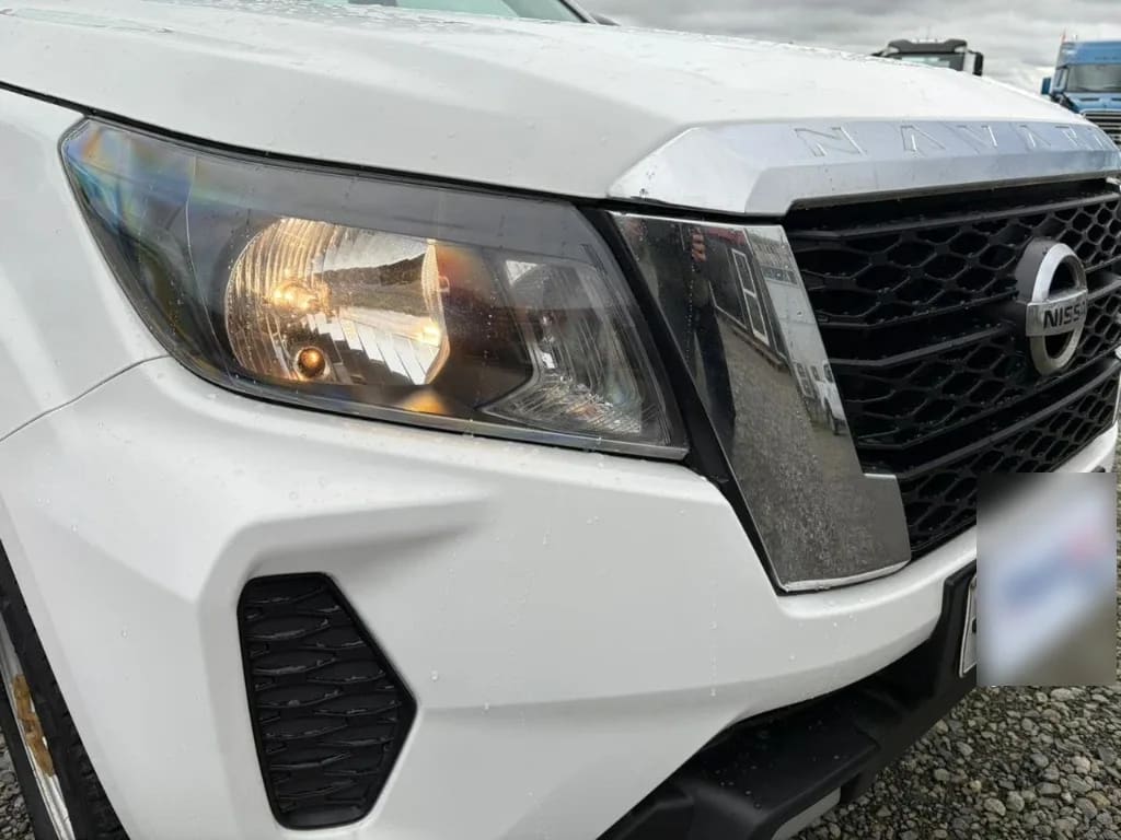 Nissan Navara D Cab Mt Se 4x4 2.3 año 2022