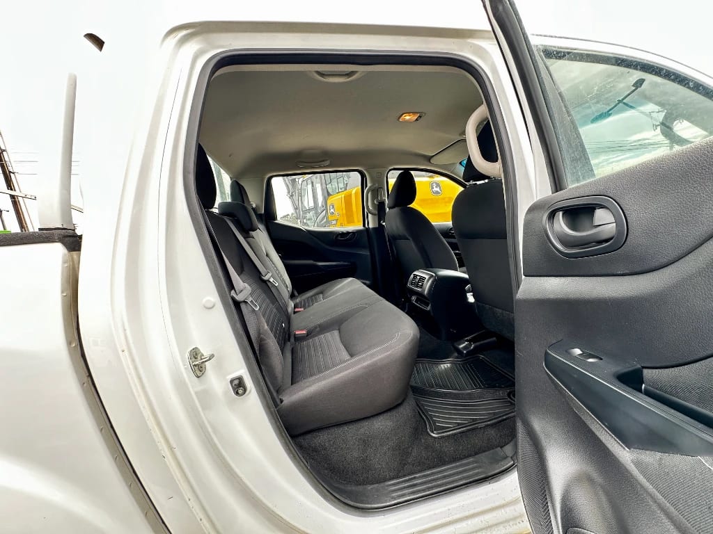 Nissan Navara Navara Dc 4x4 2.3 Tdi Se año 2023