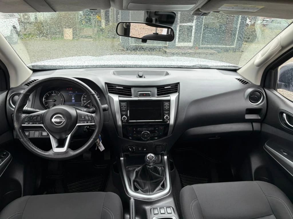 Nissan Navara D Cab Mt Xe 4x4 2.3 año 2023
