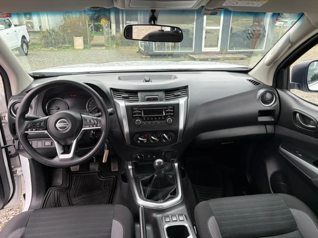 Nissan Navara D Cab Mt Se 4x4 2.3 año 2022