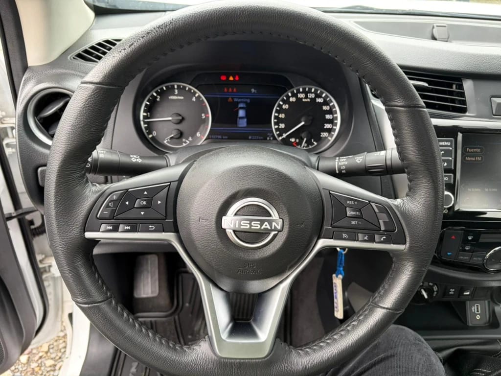 Nissan Navara D Cab Mt Xe 4x4 2.3 año 2023