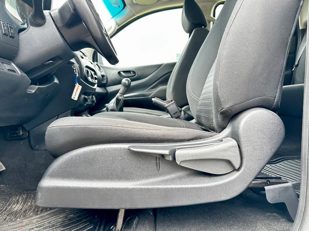 Nissan Navara Navara Dc 4x4 2.3 Tdi Se año 2023