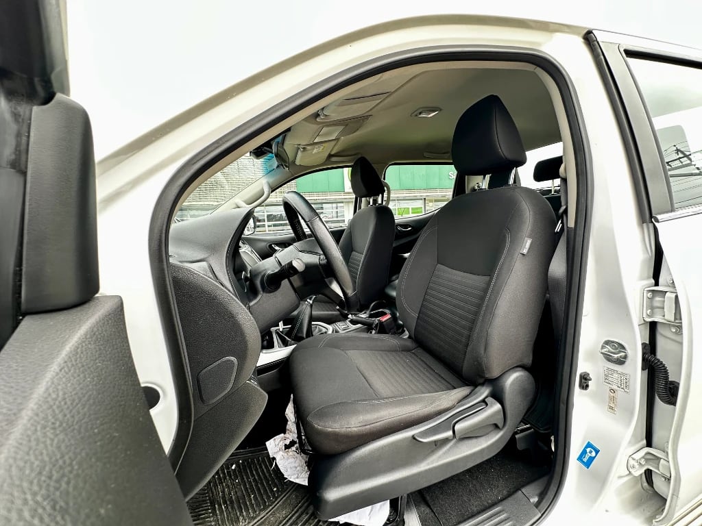 Nissan Navara Navara Dc 4x2 2.3tdi Xe año 2023
