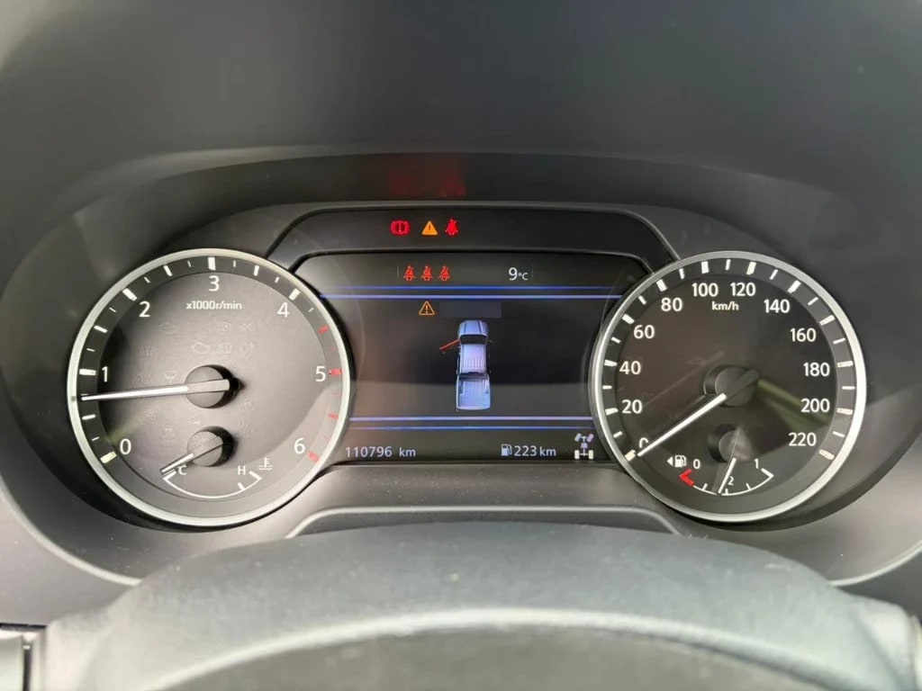 Nissan Navara D Cab Mt Xe 4x4 2.3 año 2023