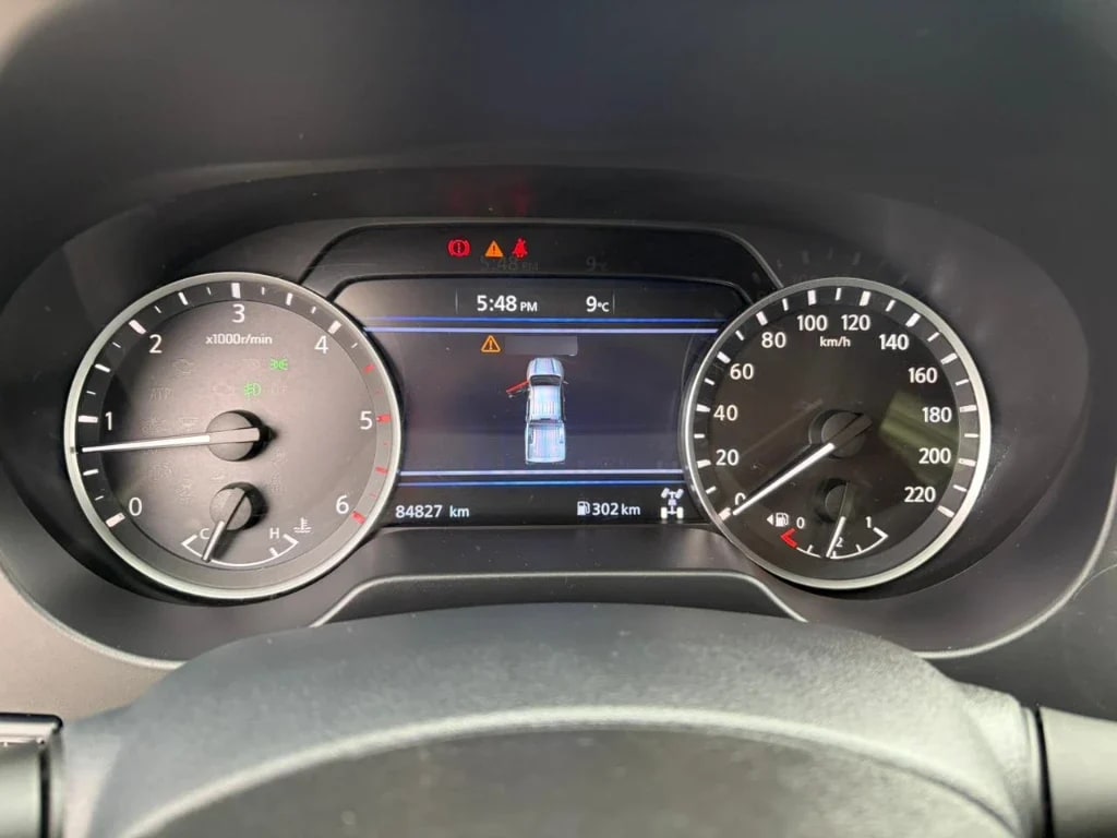 Nissan Navara D Cab Mt Xe 4x4 2.3 año 2023