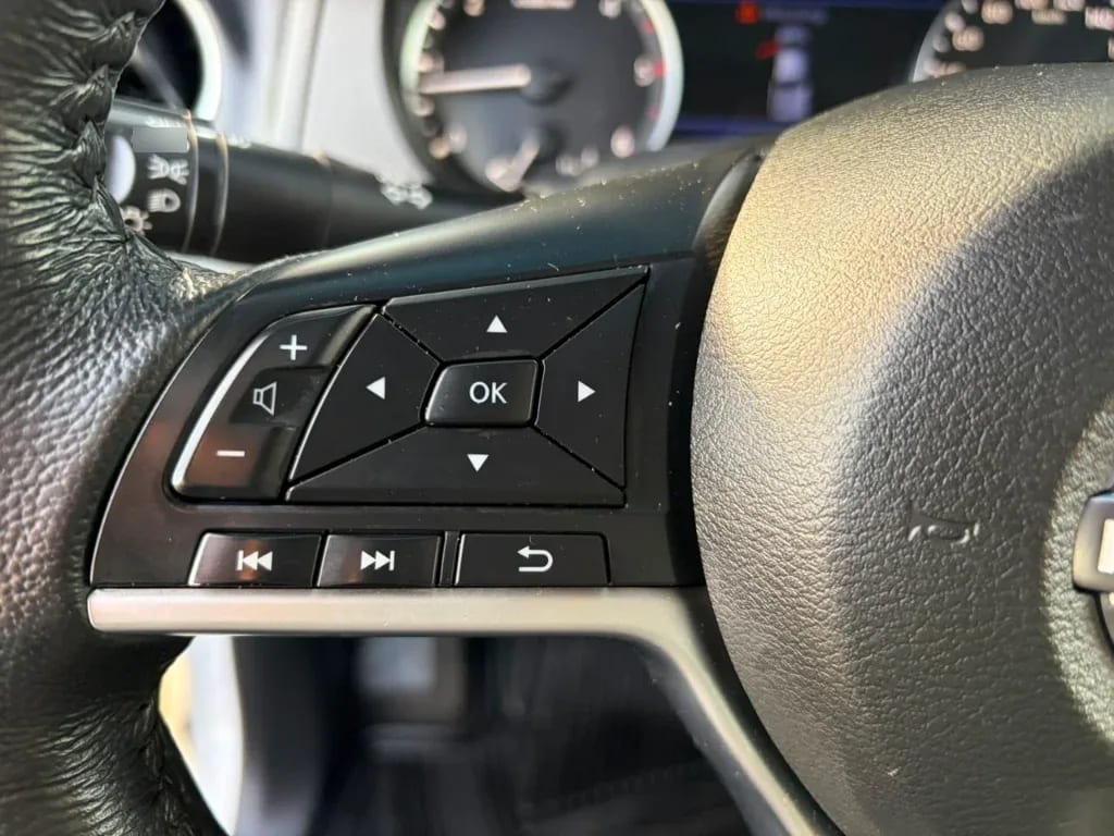 Nissan Navara D Cab Mt 4x4 2.3 Xe año 2023