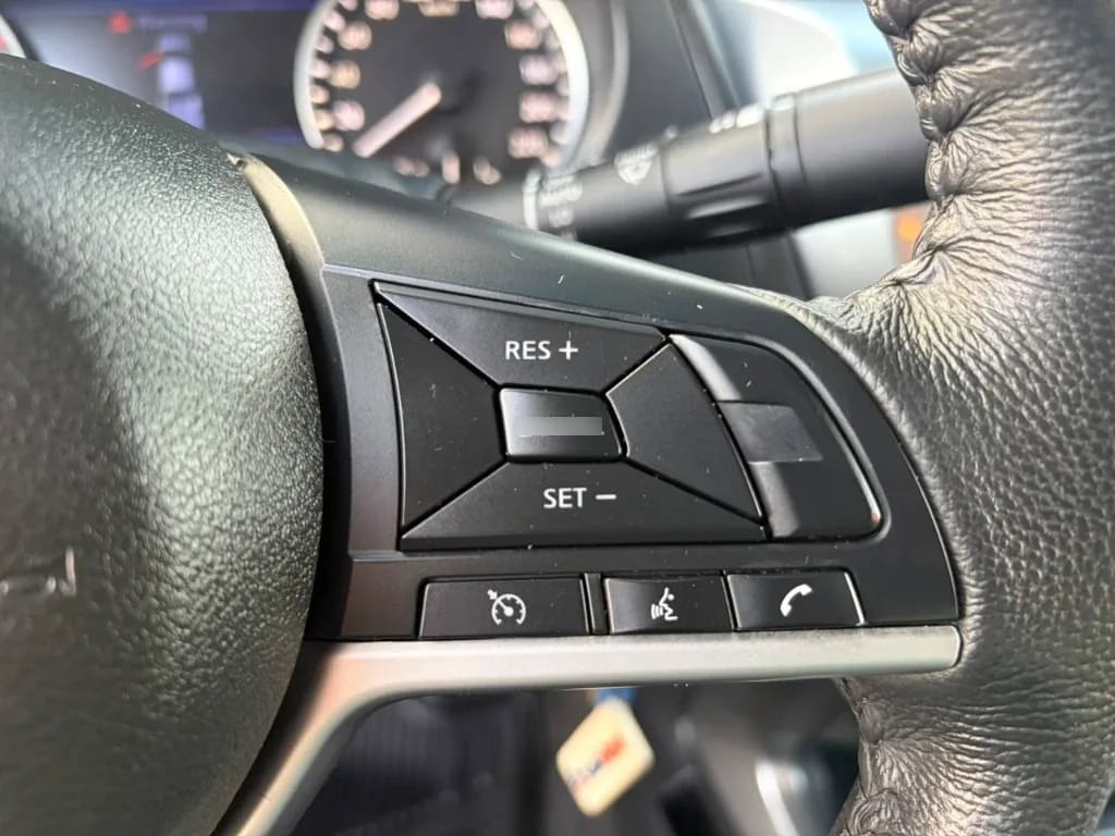 Nissan Navara D Cab Mt 4x4 2.3 Xe año 2023