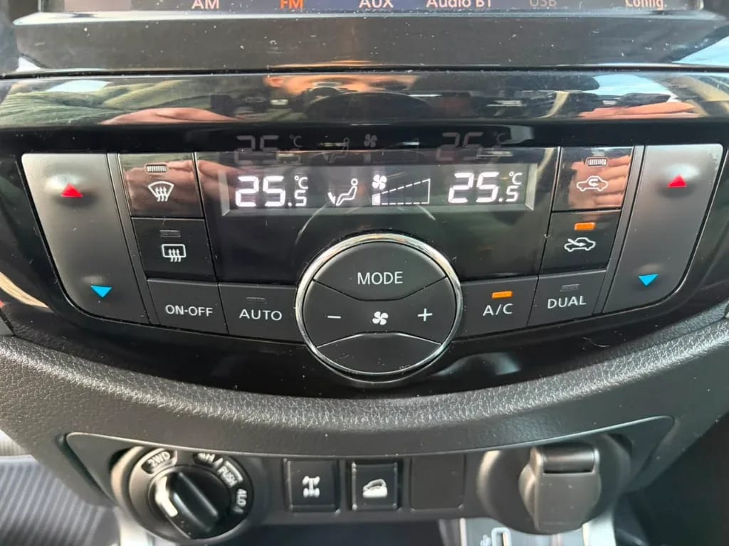Nissan Navara D Cab Mt 4x4 2.3 Xe año 2023