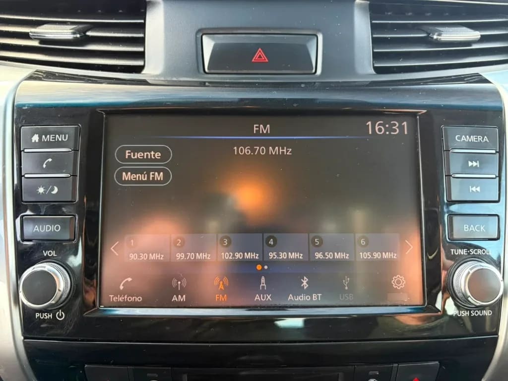 Nissan Navara D Cab Mt 4x4 2.3 Xe año 2023