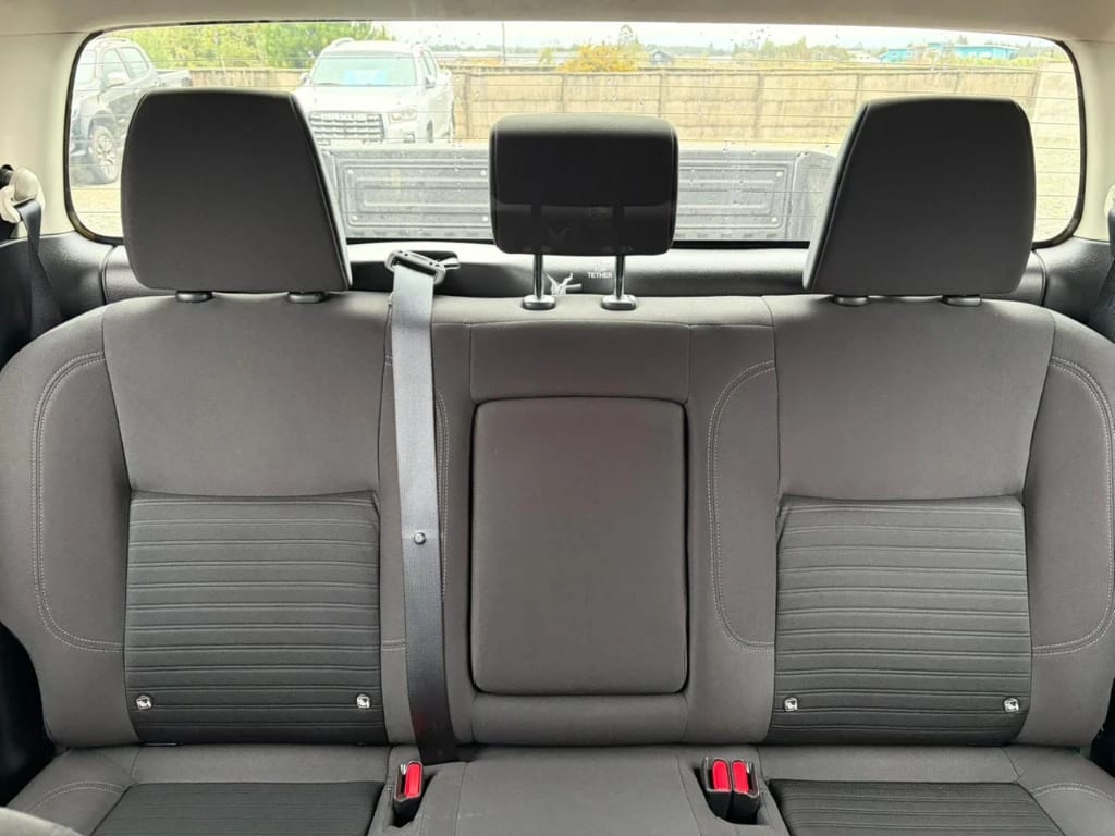 Nissan Navara D Cab Mt Xe 4x4 2.3 año 2023