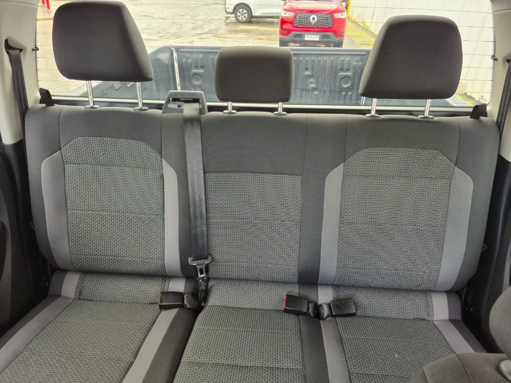 Volkswagen Amarok Dcab Tdi 4x4 Trendline 2.0 año 2023