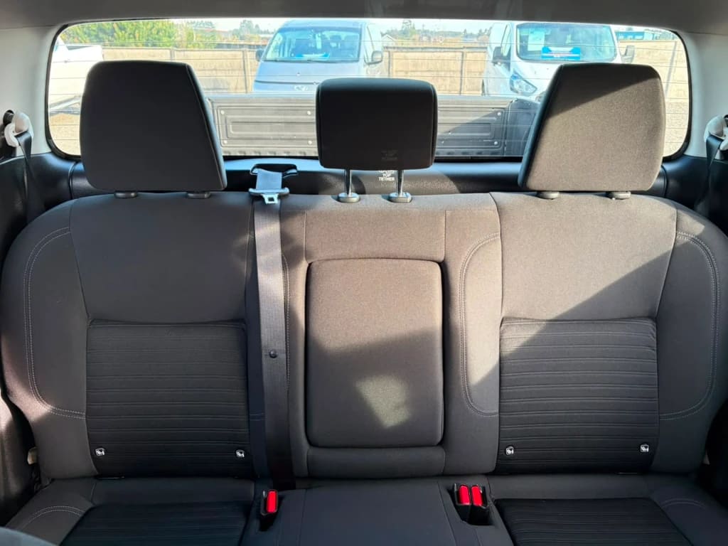 Nissan Navara D Cab Mt 4x4 2.3 Xe año 2023