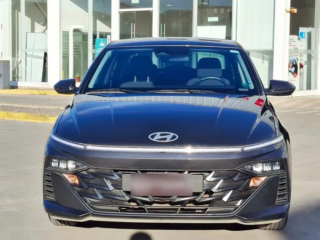 Hyundai Accent 1.5 Design 4x2 Mt 4p año 2024