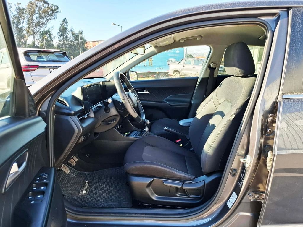 Hyundai Accent 1.5 Design 4x2 Mt 4p año 2024