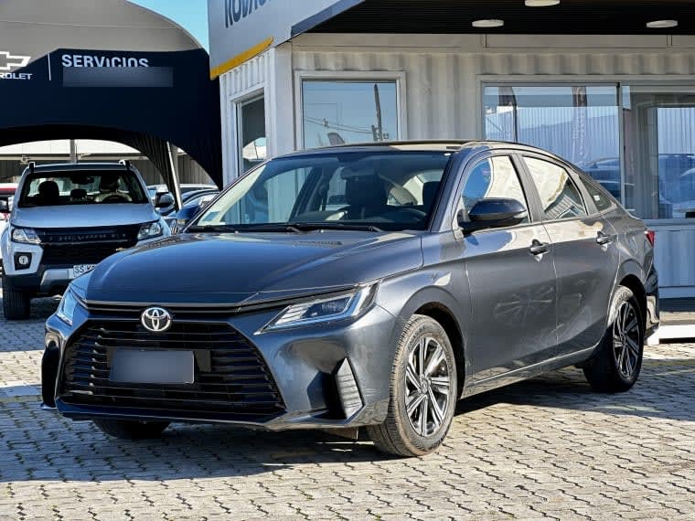 Toyota Yaris 1.5 E Sedan Mt año 2023