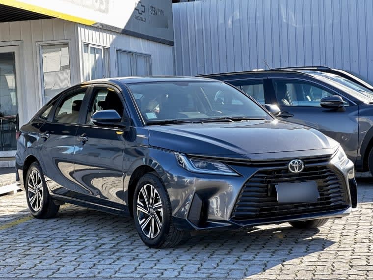 Toyota Yaris 1.5 E Sedan Mt año 2023