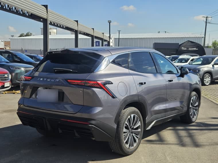 Jetour Dashing Lux Mt 1.5 año 2024