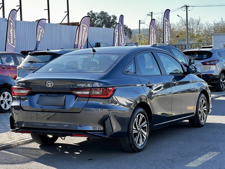 Toyota Yaris 1.5 E Sedan Mt año 2023