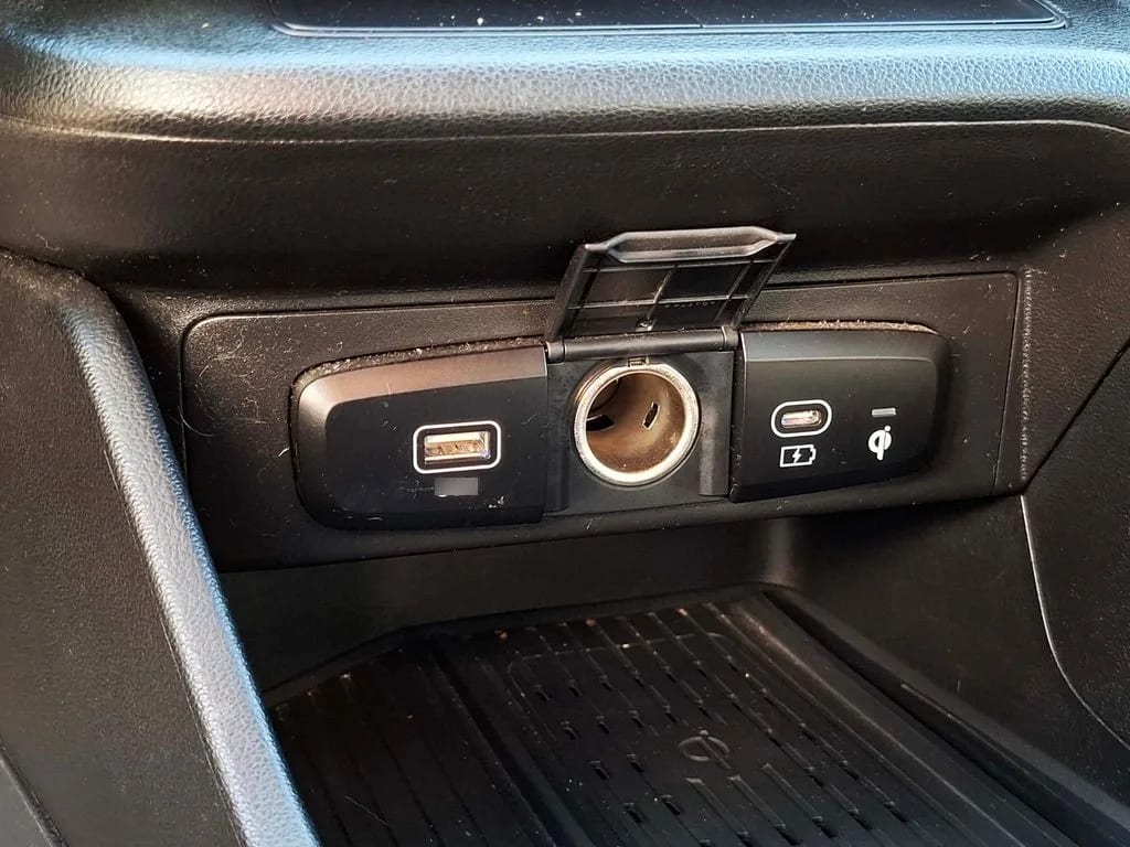 Hyundai Accent 1.5 Design 4x2 Mt 4p año 2024