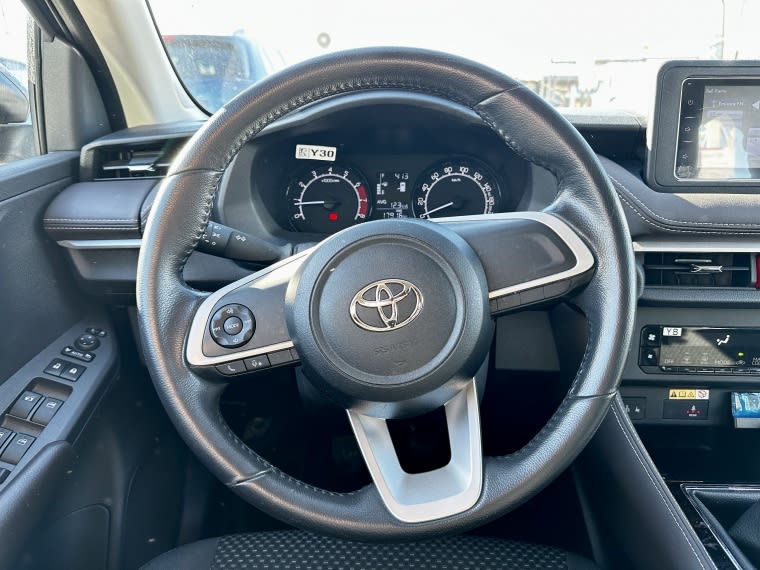 Toyota Yaris 1.5 E Sedan Mt año 2023