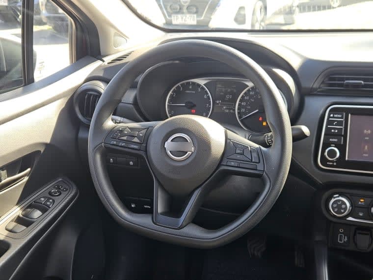 Nissan Versa Sense Mt 1.6 año 2024