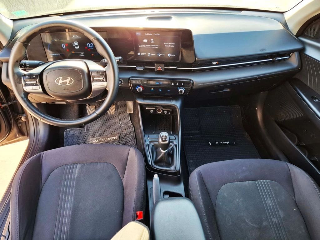 Hyundai Accent 1.5 Design 4x2 Mt 4p año 2024