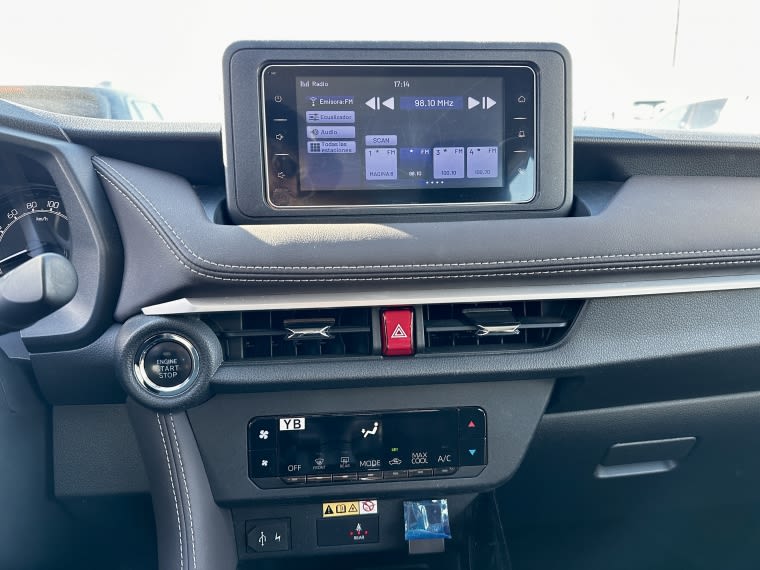 Toyota Yaris 1.5 E Sedan Mt año 2023