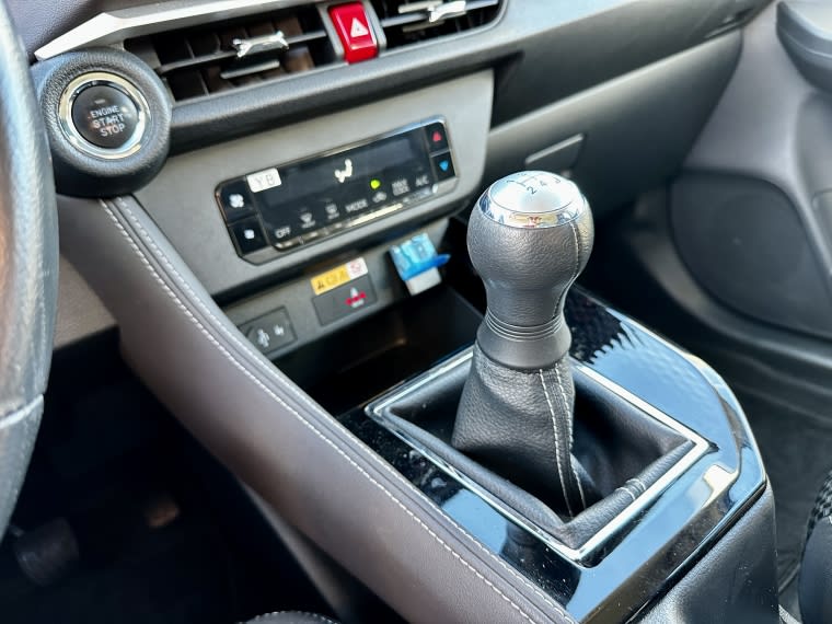 Toyota Yaris 1.5 E Sedan Mt año 2023