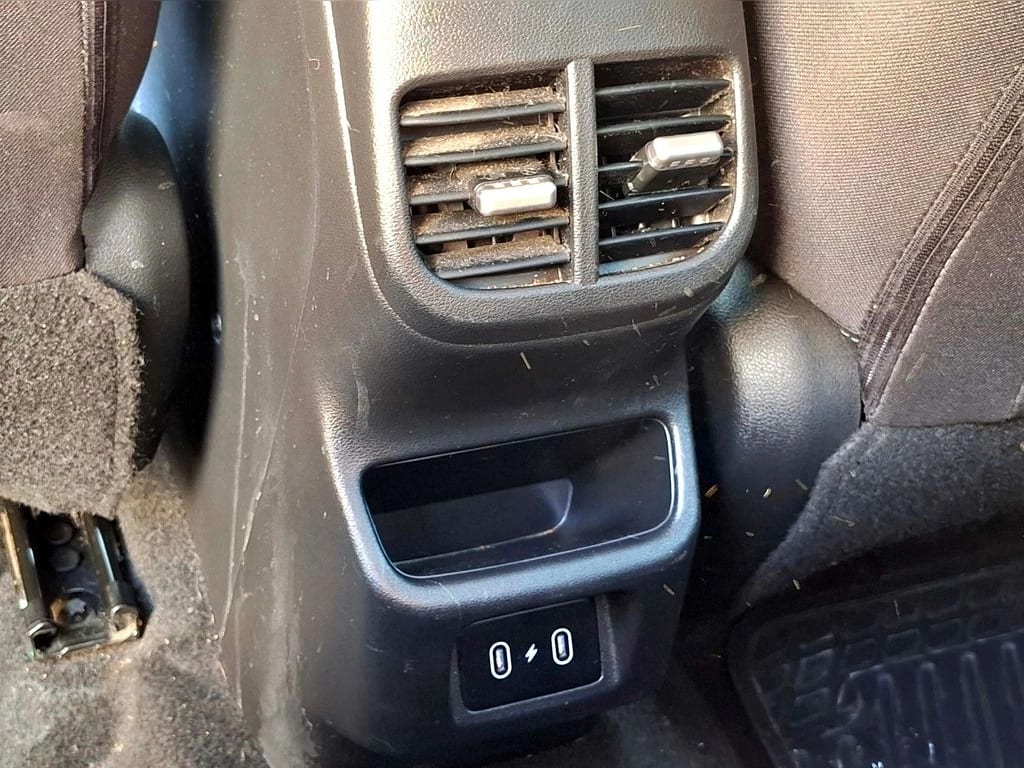Hyundai Accent 1.5 Design 4x2 Mt 4p año 2024