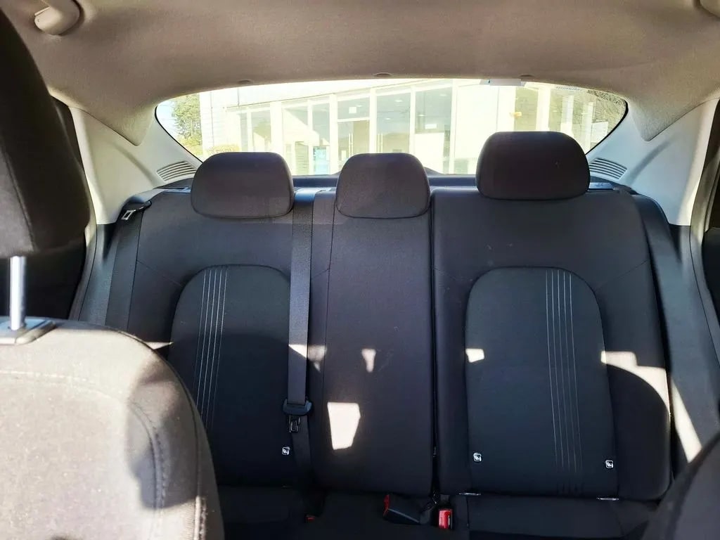 Hyundai Accent 1.5 Design 4x2 Mt 4p año 2024