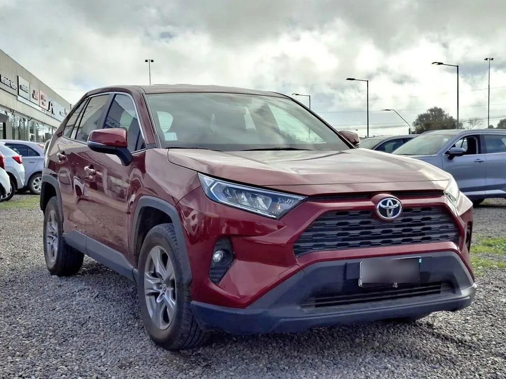 Toyota Rav4 2.0 Le 4x2 Mt 5p año 2022