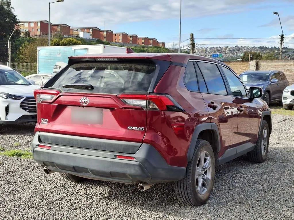 Toyota Rav4 2.0 Le 4x2 Mt 5p año 2022