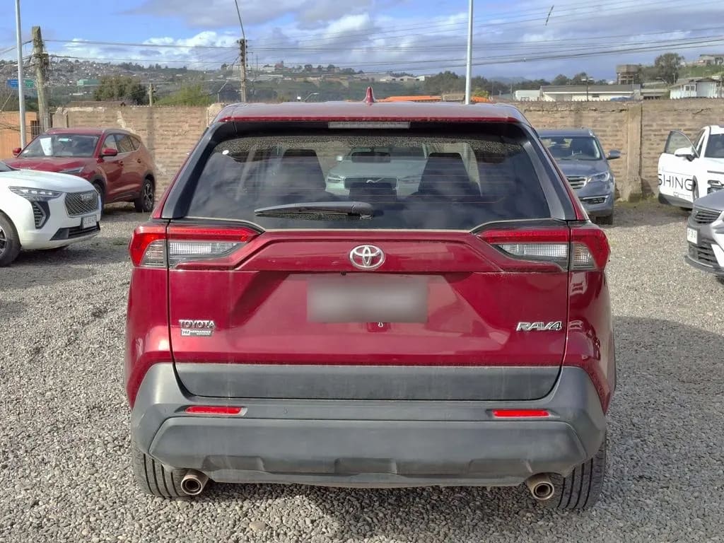 Toyota Rav4 2.0 Le 4x2 Mt 5p año 2022