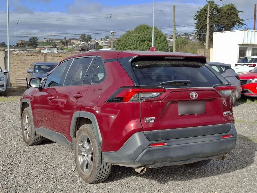 Toyota Rav4 2.0 Le 4x2 Mt 5p año 2022