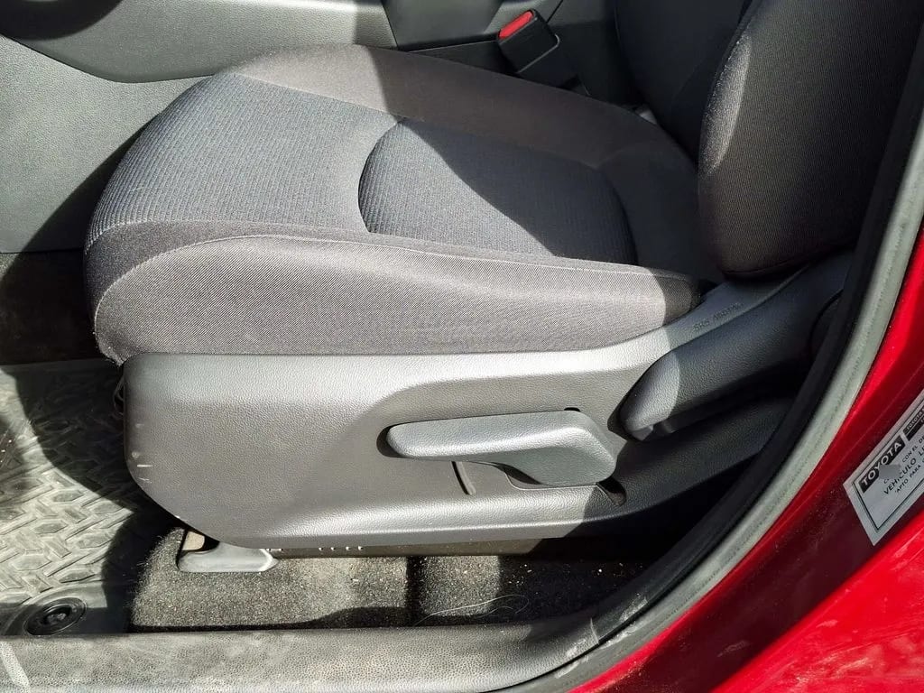 Toyota Rav4 2.0 Le 4x2 Mt 5p año 2022
