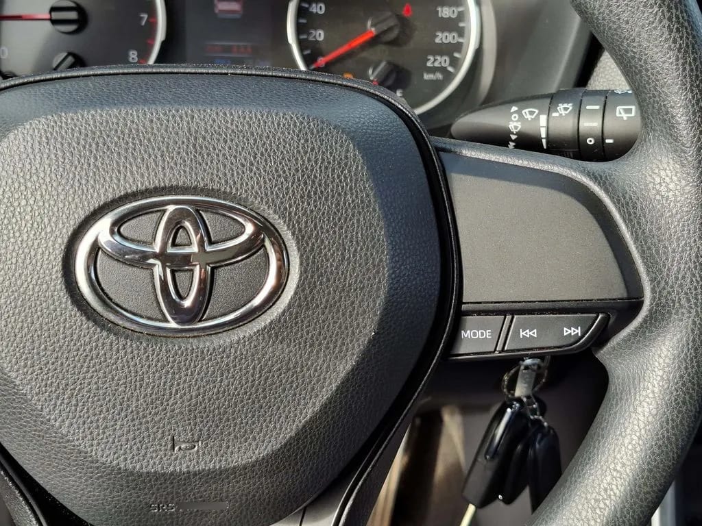 Toyota Rav4 2.0 Le 4x2 Mt 5p año 2022