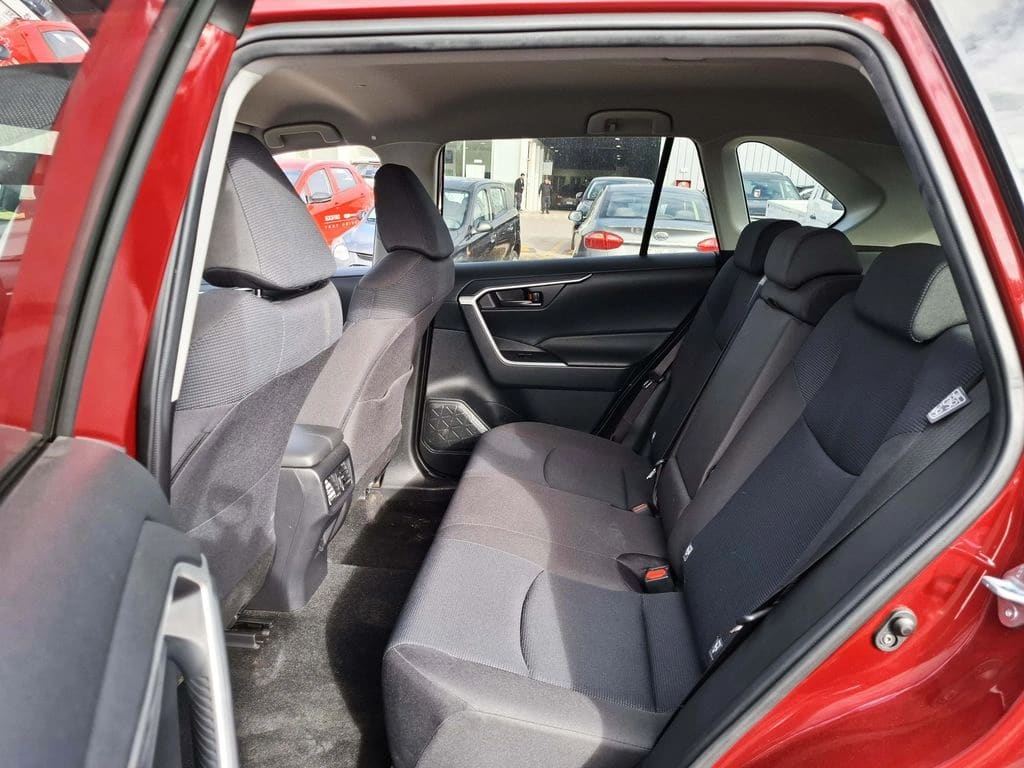 Toyota Rav4 2.0 Le 4x2 Mt 5p año 2022