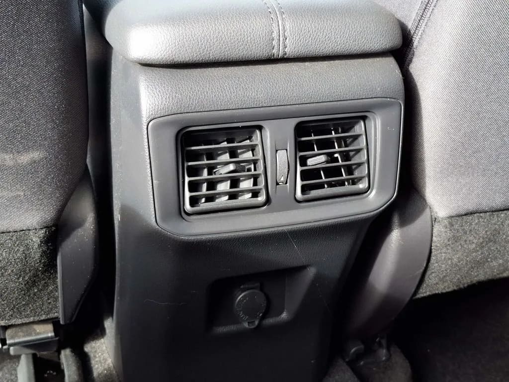 Toyota Rav4 2.0 Le 4x2 Mt 5p año 2022