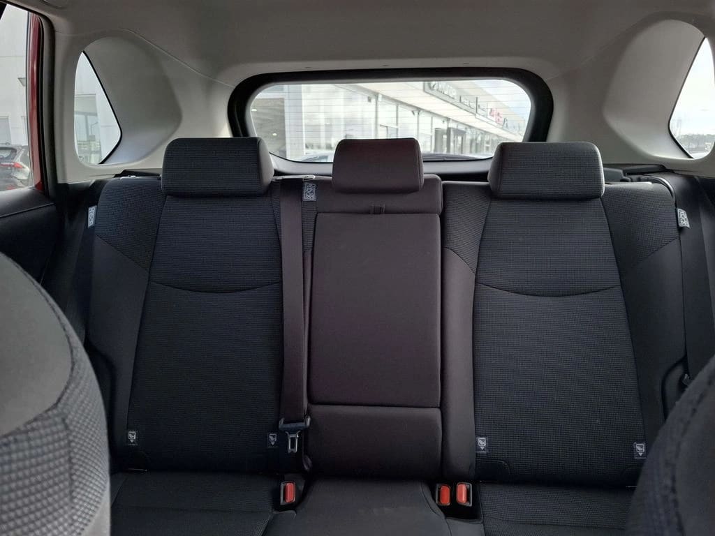 Toyota Rav4 2.0 Le 4x2 Mt 5p año 2022