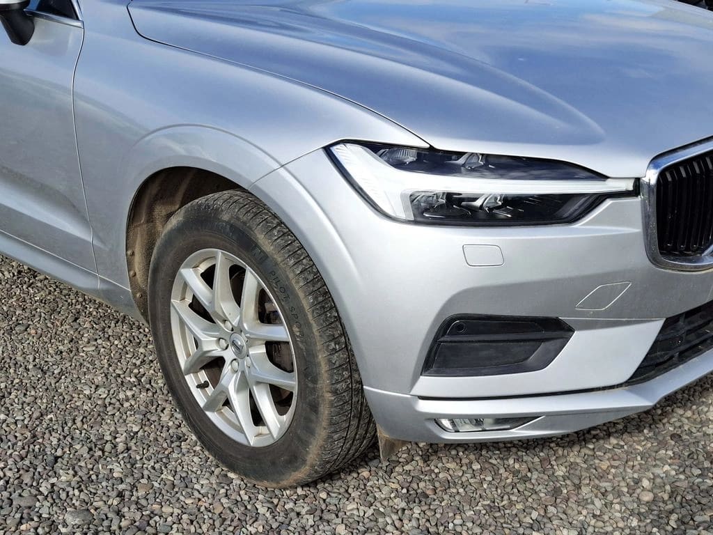 Volvo Xc60 2.0 T5 Momentum 4x4 At 5p año 2021