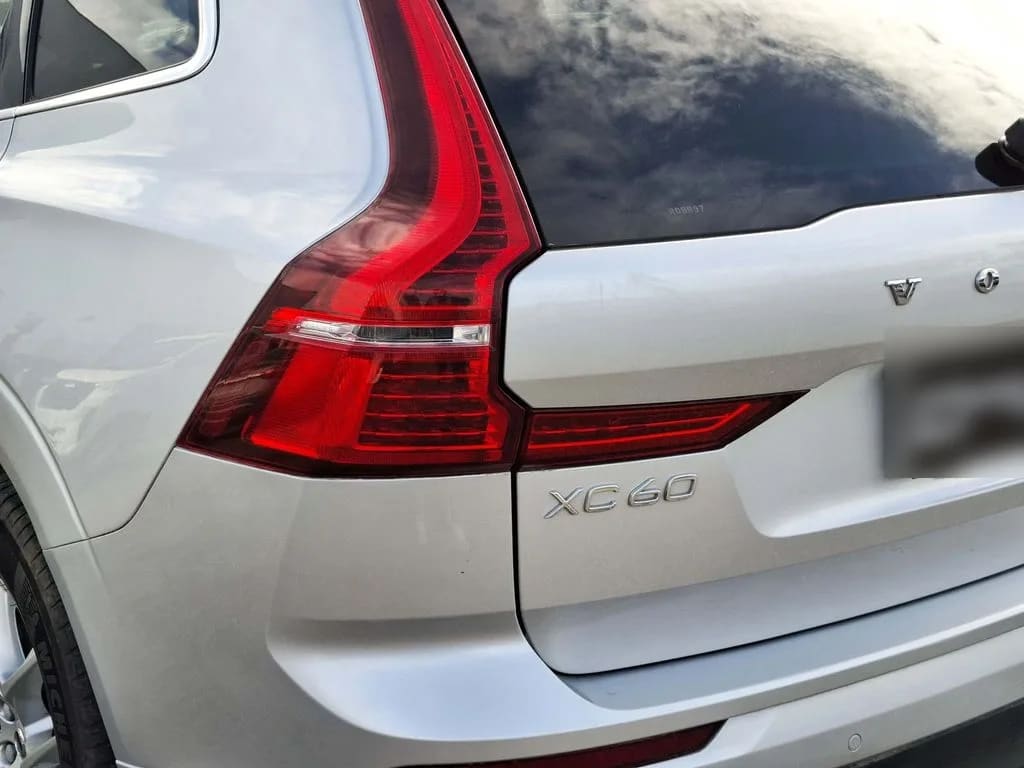 Volvo Xc60 2.0 T5 Momentum 4x4 At 5p año 2021