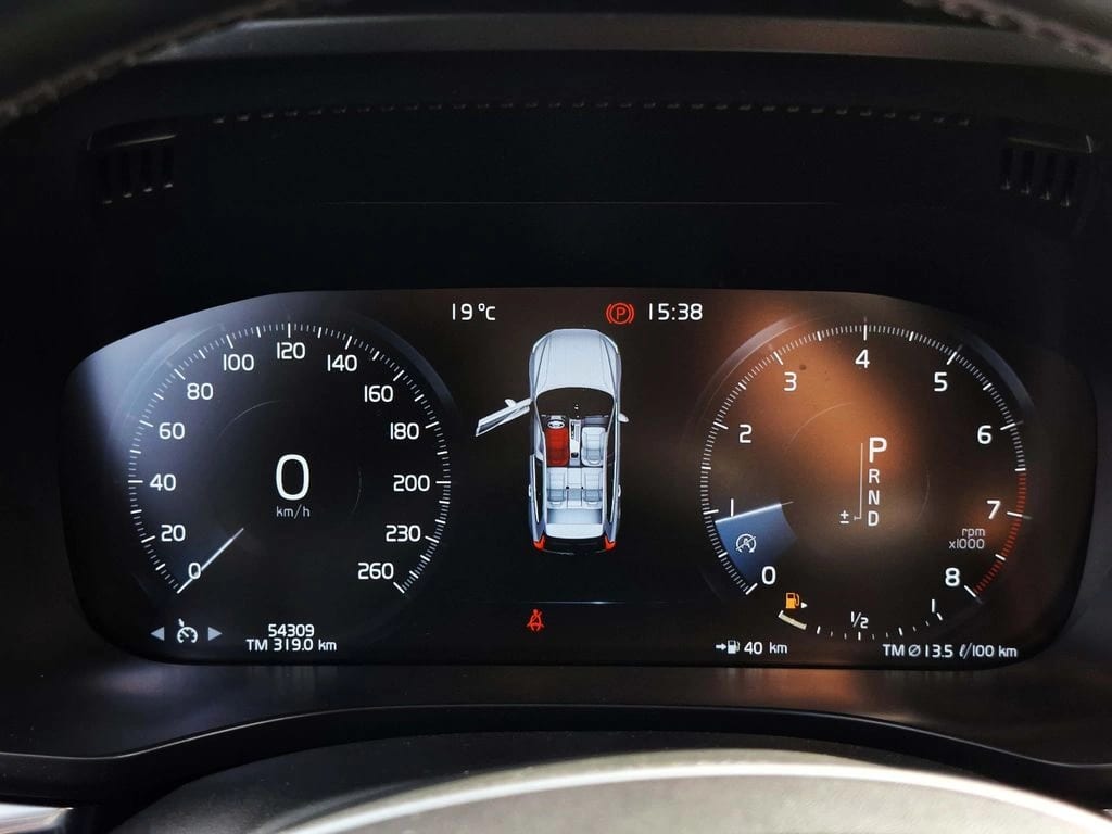 Volvo Xc60 2.0 T5 Momentum 4x4 At 5p año 2021