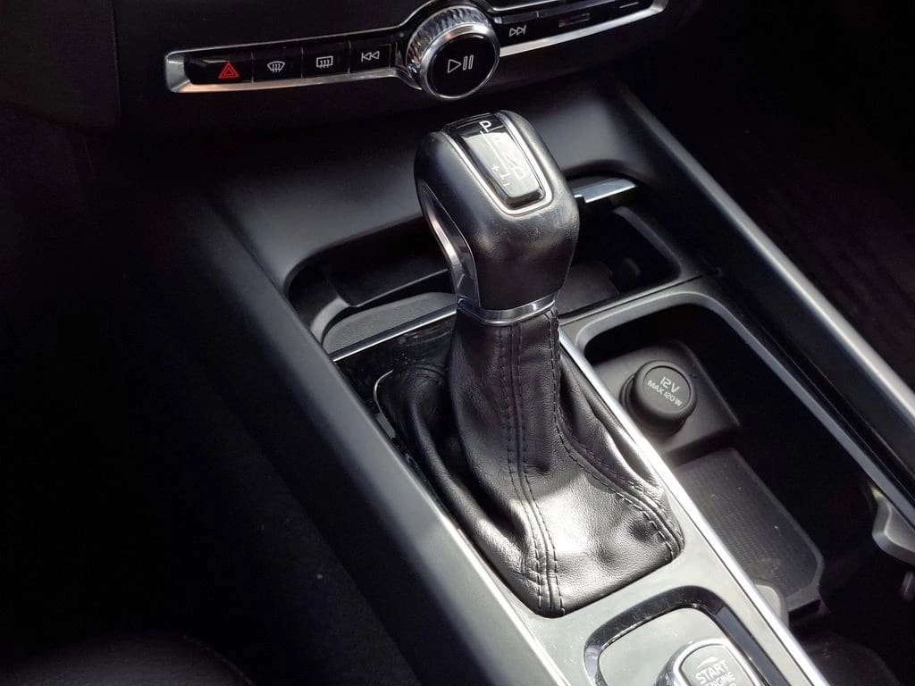 Volvo Xc60 2.0 T5 Momentum 4x4 At 5p año 2021