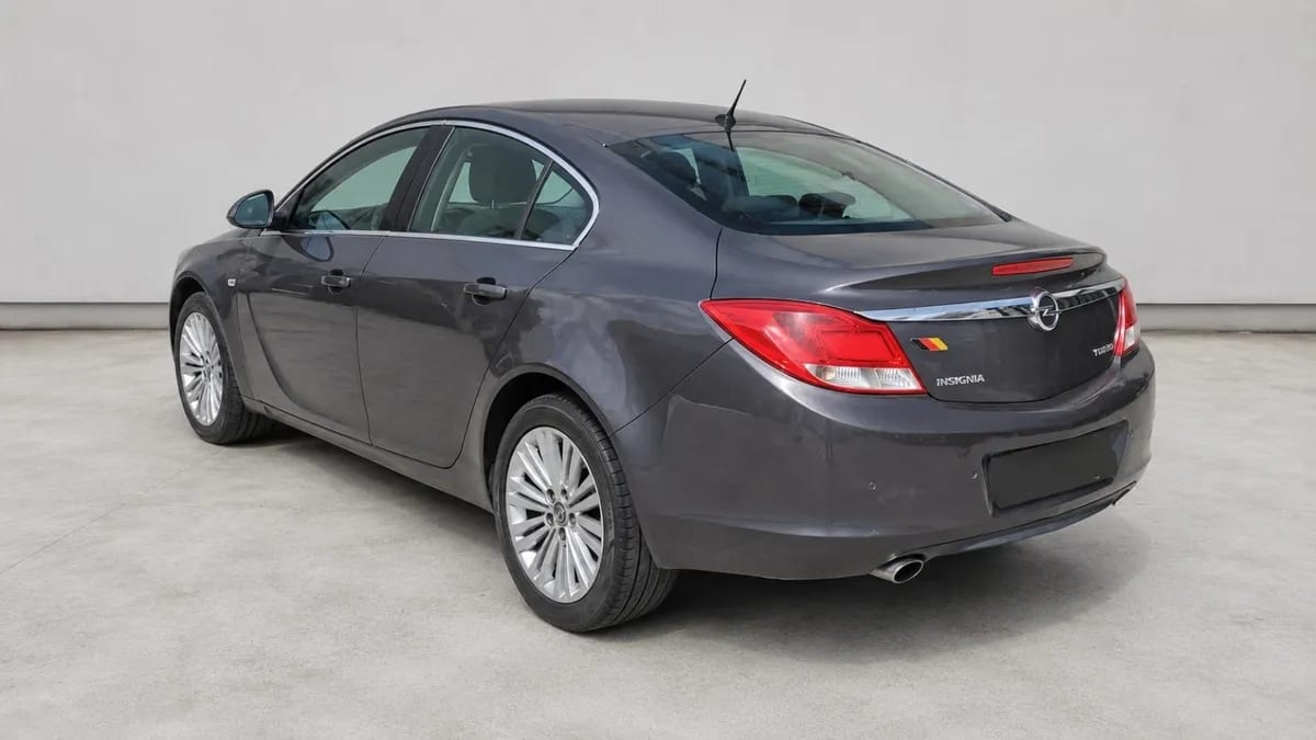 OPEL INSIGNIA 2.0 Edition At año 2013