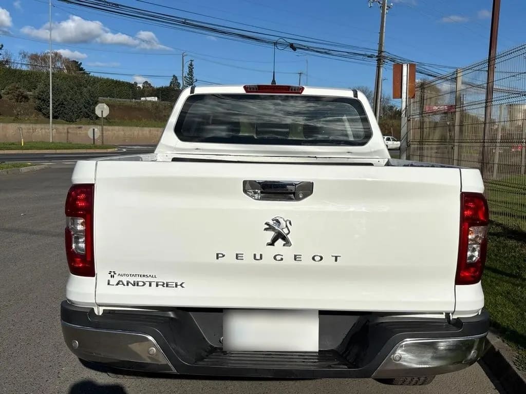 Peugeot Landtrek 1.9 4x2 Mt año 2023