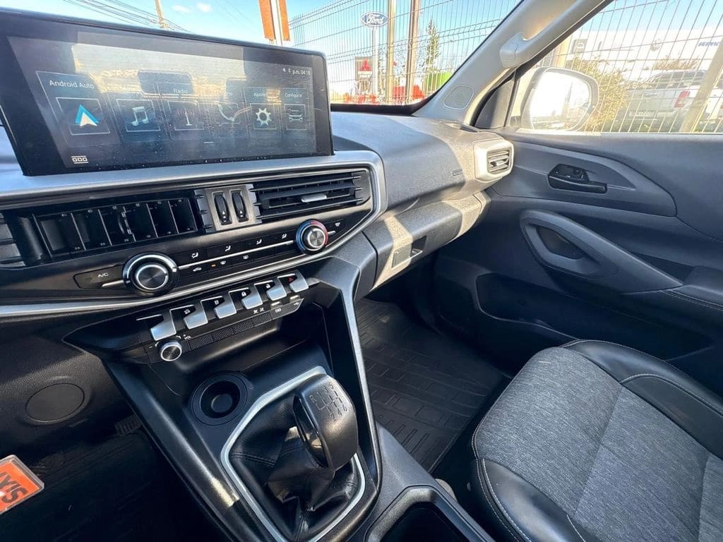 Peugeot Landtrek 1.9 4x2 Mt año 2023