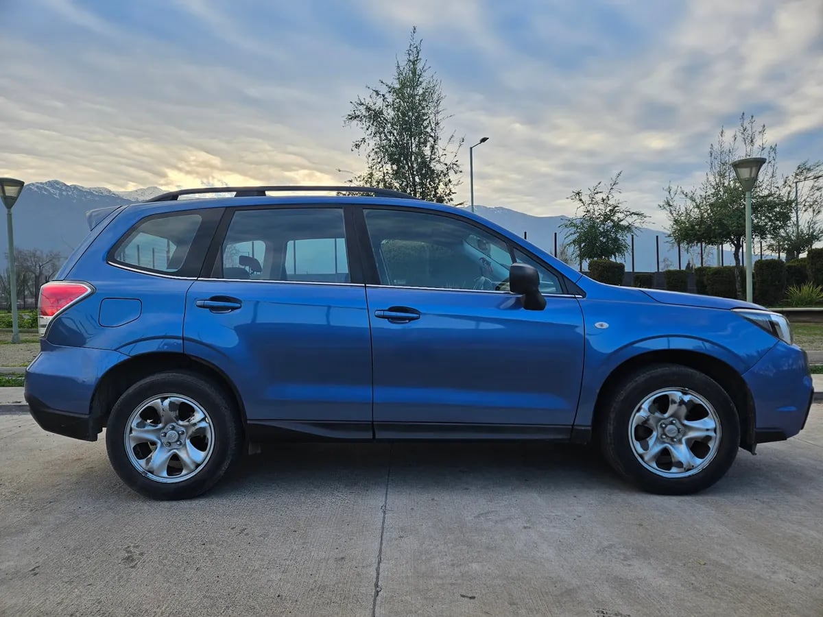 Subaru Forester 2.0 X At 4x4 año 2017