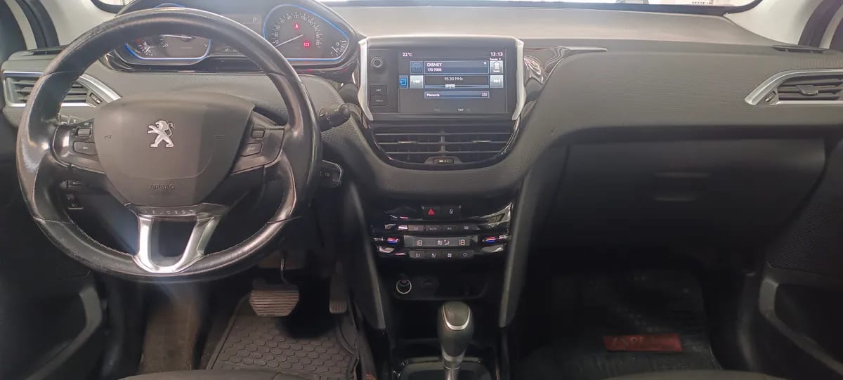 PEUGEOT 2008 1.2 Allure Pack Puretech 110hp At año 2017